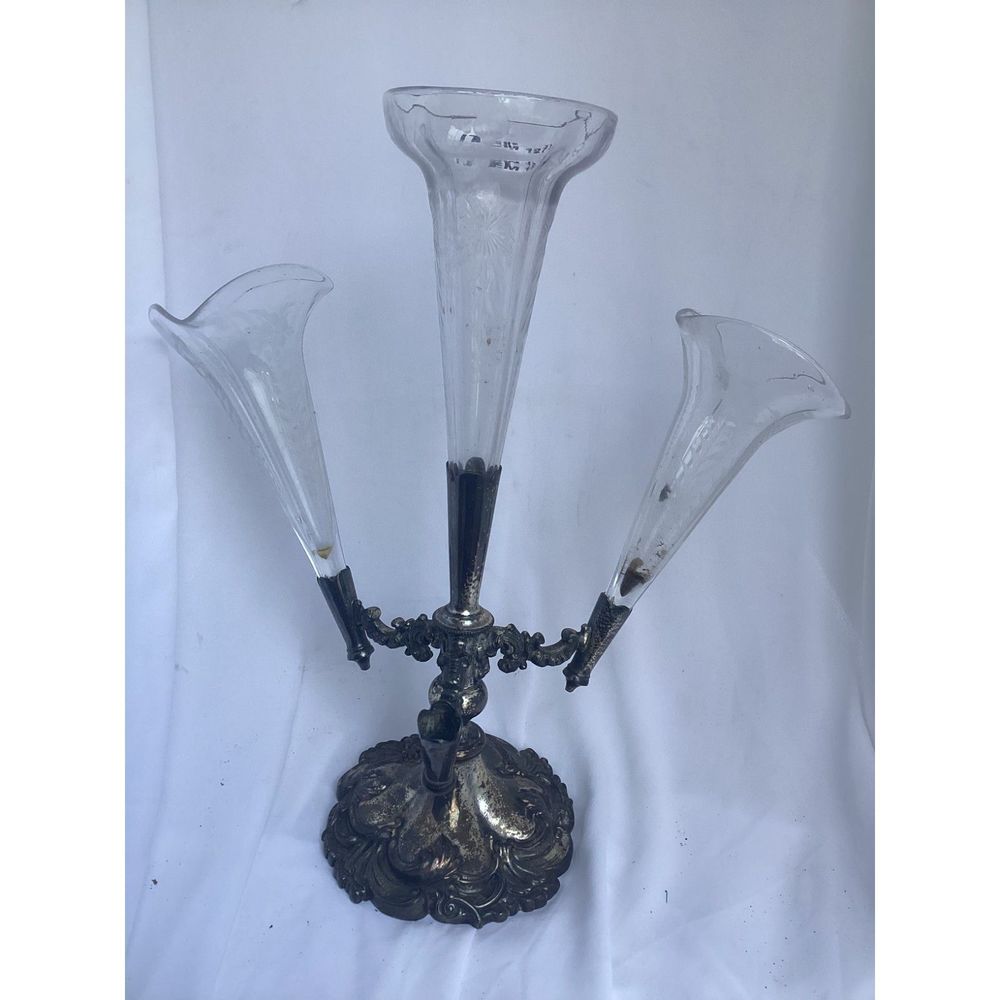 1273	Walker & Hall Sheffield England Tulip Epergne
